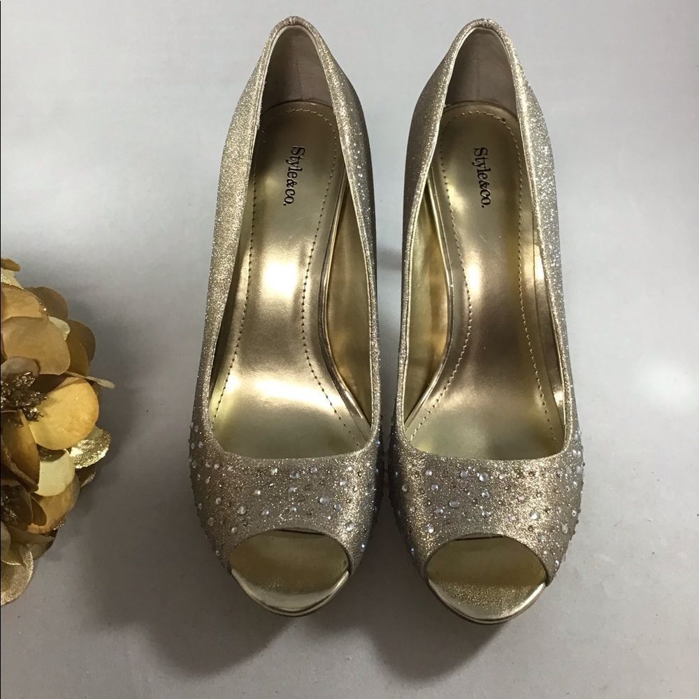 Style & co. gold iridescent glitter heel size 7.5